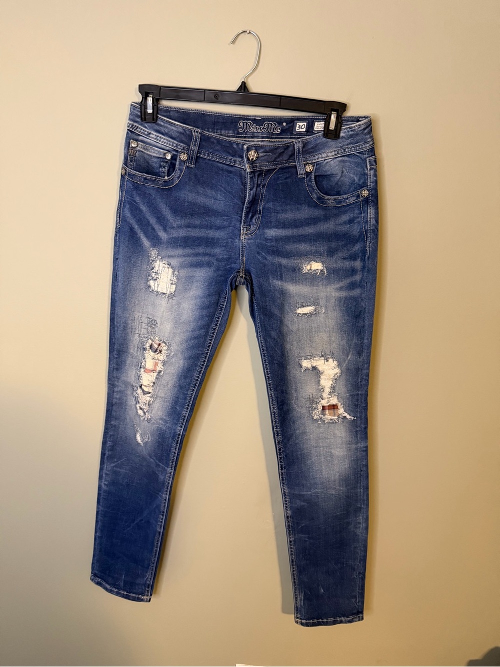 Gorgeous Miss Me Signature Ankle Skinny Distressed Jean With Plaid Detailing 29”